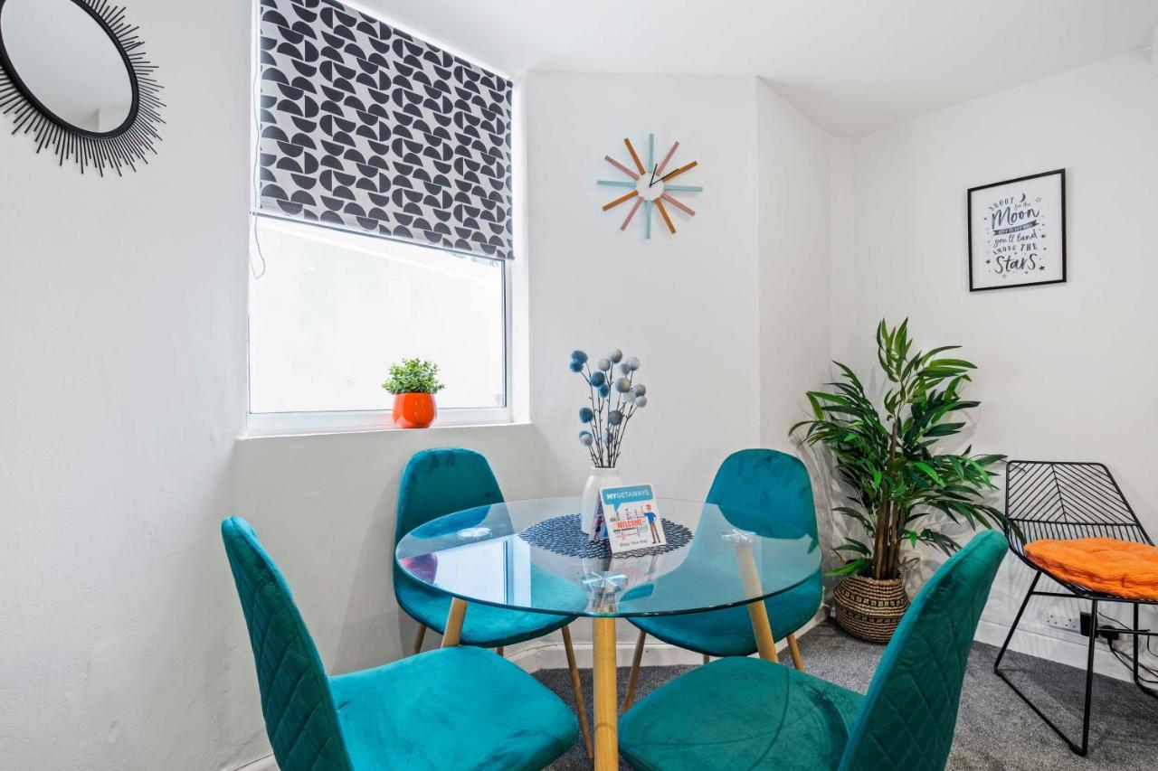 Queens Apartment - By My Getaways - Free Parking For One Car Hove Exterior foto