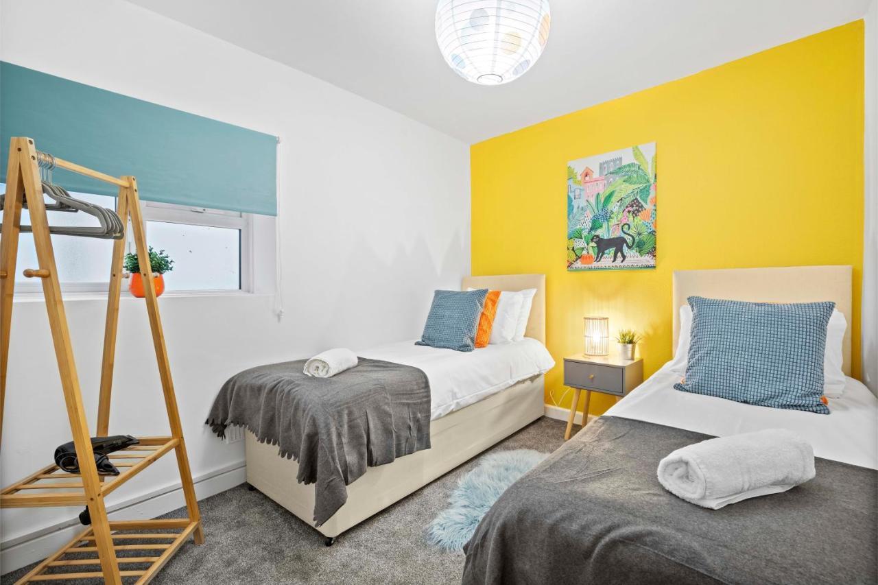 Queens Apartment - By My Getaways - Free Parking For One Car Hove Exterior foto